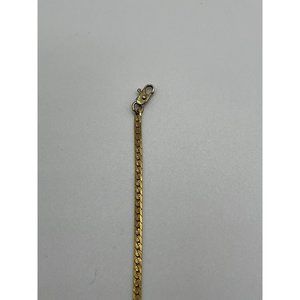 Gold Tone Herringbone Flat Bracelet Measures 6.5